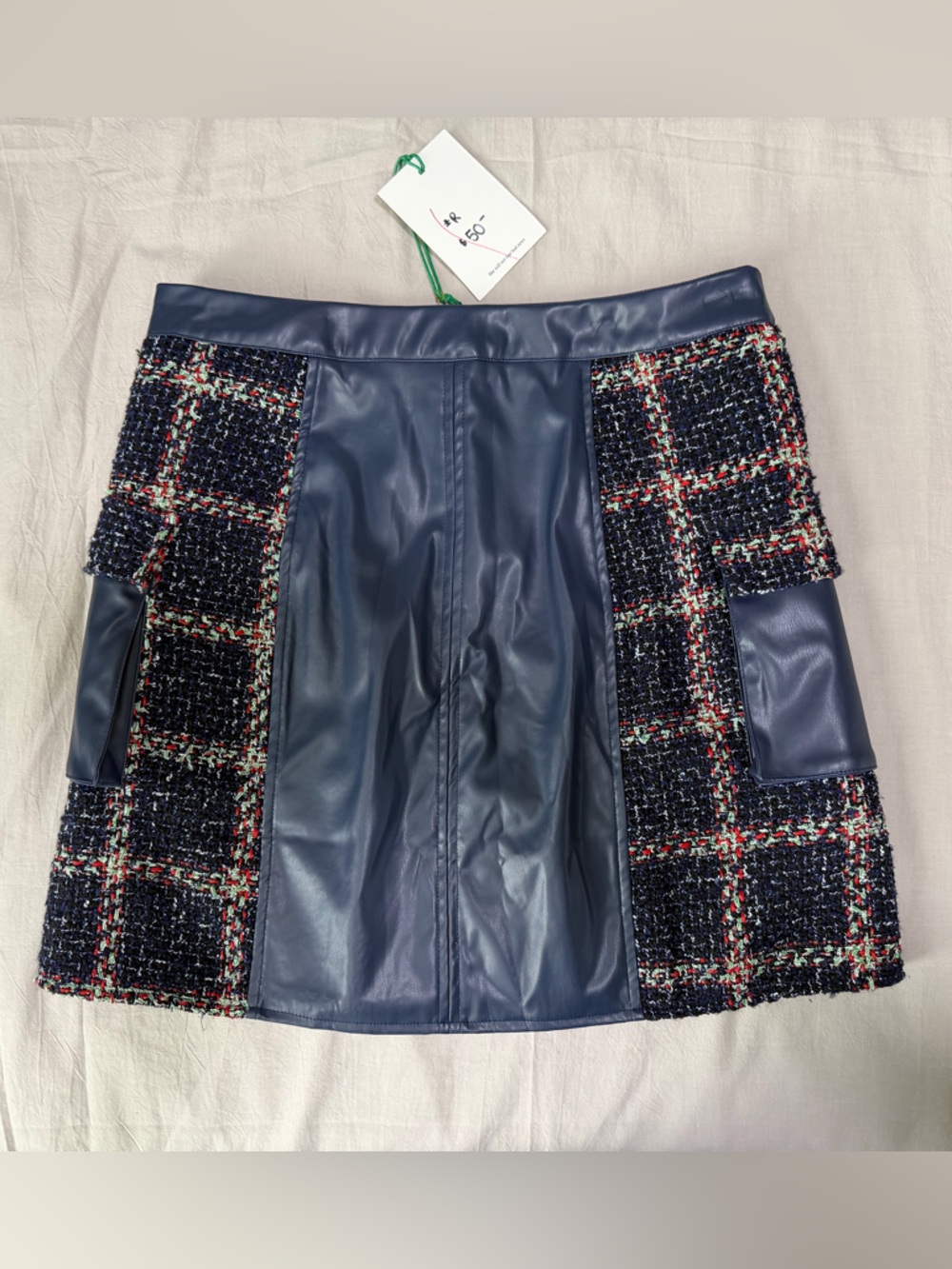 VOY Navy Plaid Mini skirt, Sz Large - Picture 2 of 9
